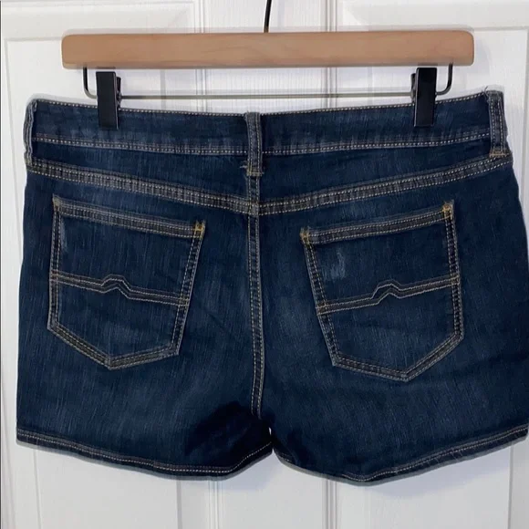 Arizona Jean Company Blue Jean Shorts Classic Style Size 9 - Picture 3 of 6